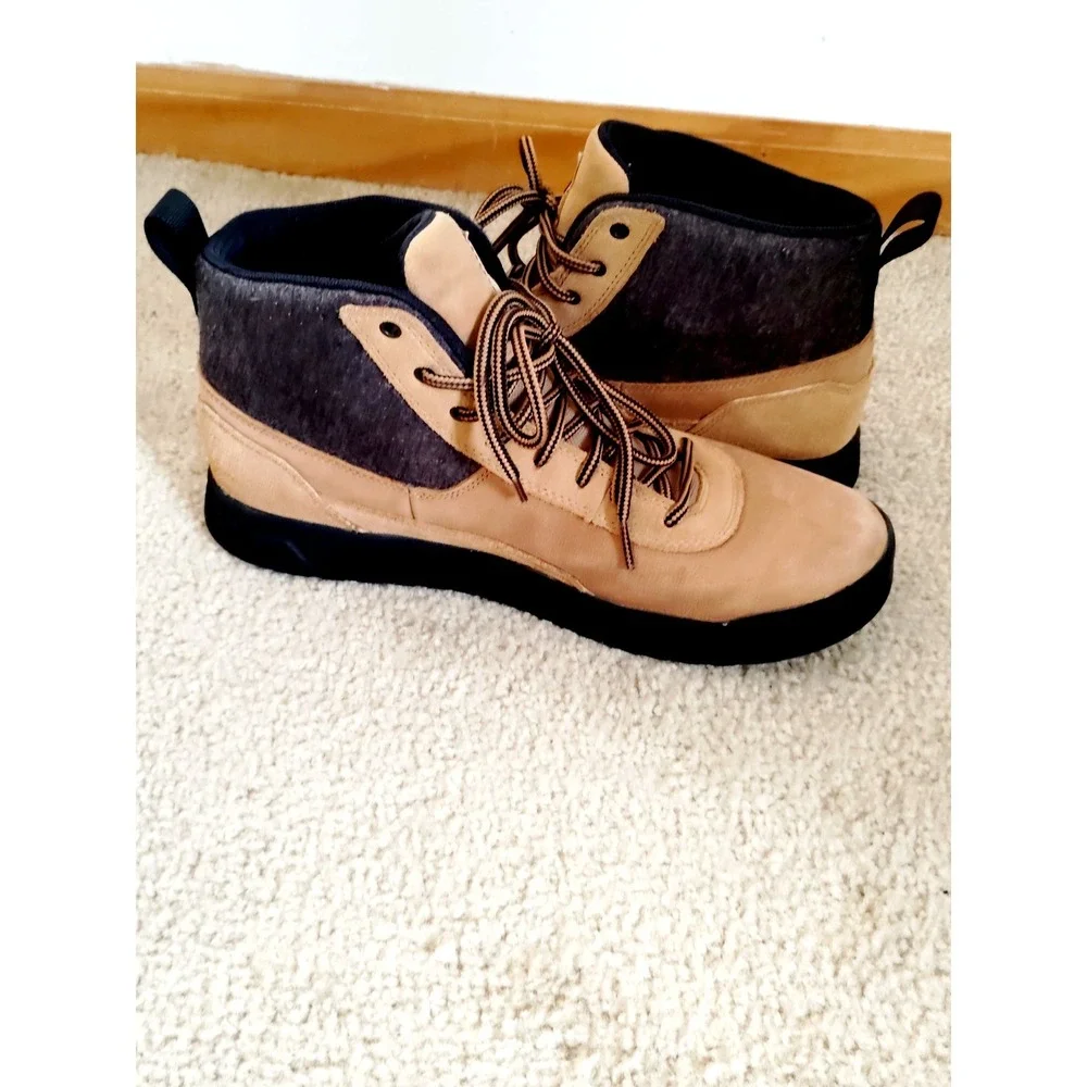 The North Face Berkeley IV DryVent Tan Grey Waterproof Sneaker‎ Boots Men's 10.5